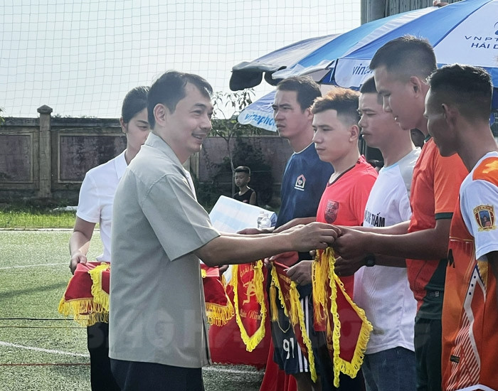 Khai mạc Giải vô địch bóng đá nam huyện Gia Lộc